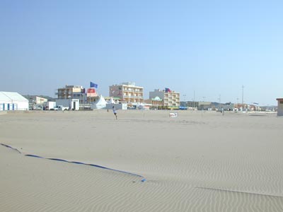 Solitaire sur cette large plage, Thierry se donne au maximum ds le matin