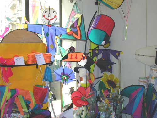 la vitrine aussi est de bon gout et joyeuse